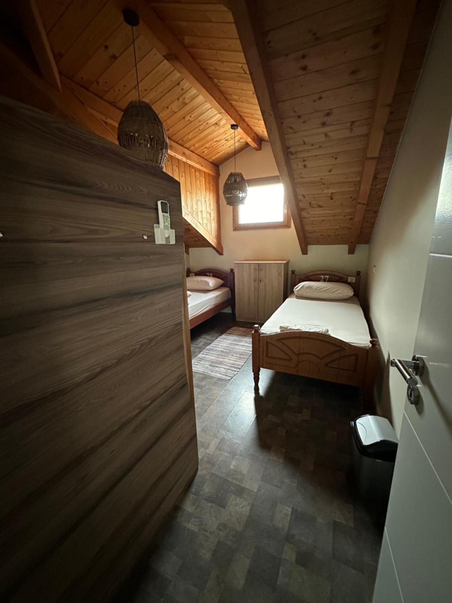 Scodrinon Hostel ชโคเดอร์ ภายนอก รูปภาพ